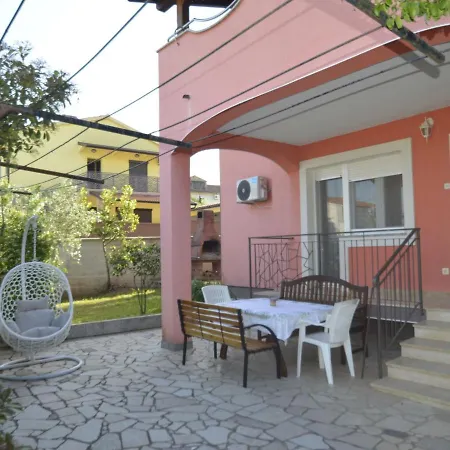 Διαμέρισμα Bozac - Pul480 By Interhome *