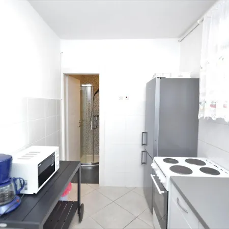 Διαμέρισμα Bozac - Pul480 By Interhome